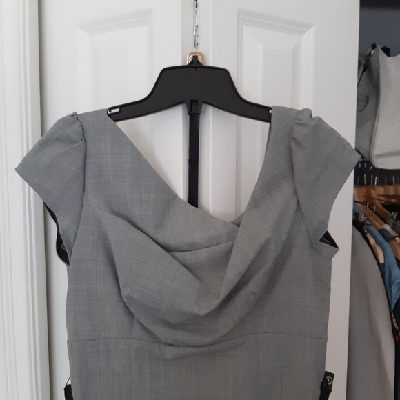 Dress - Picture 2 of 4